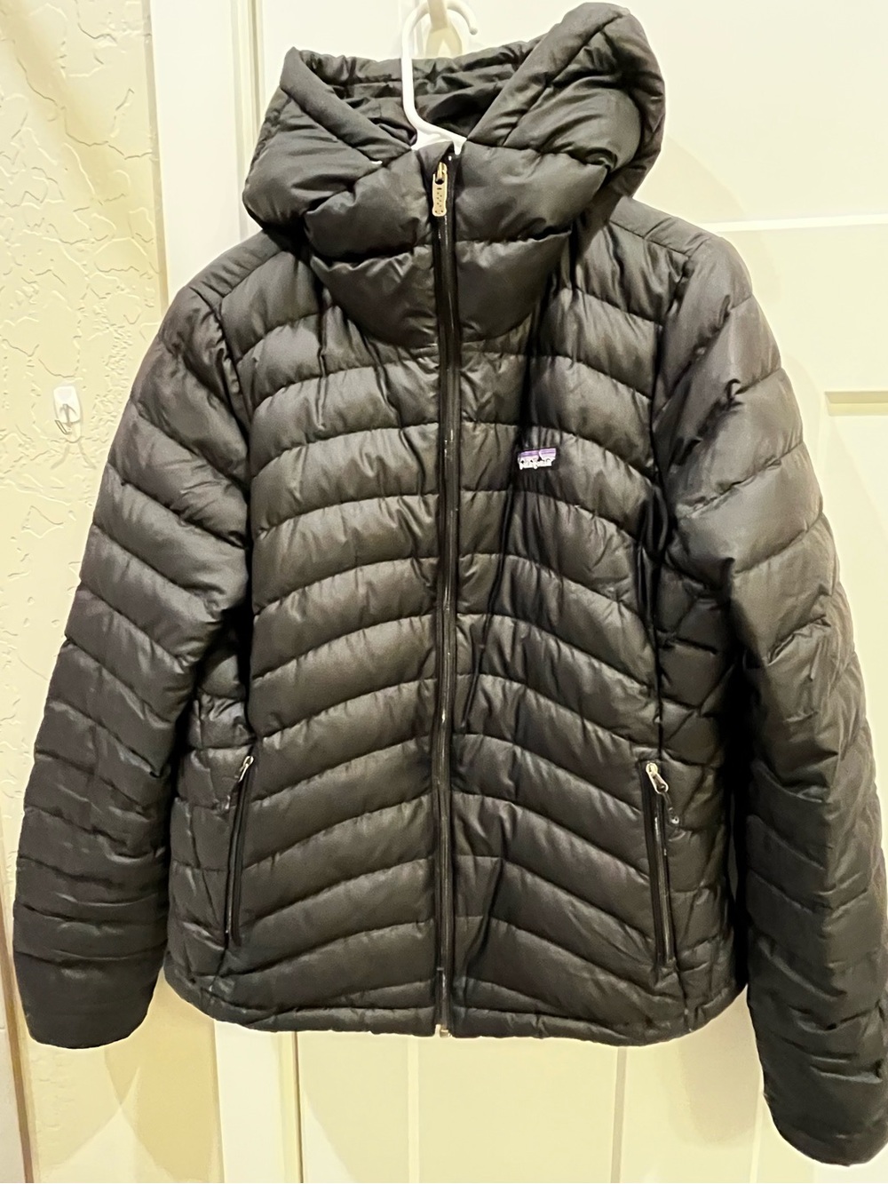 Patagonia Black Hooded Down Sweater Puffer Jacket